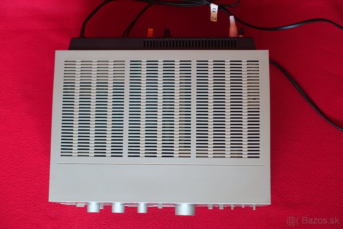 Zosilovač a tuner Technics - 4