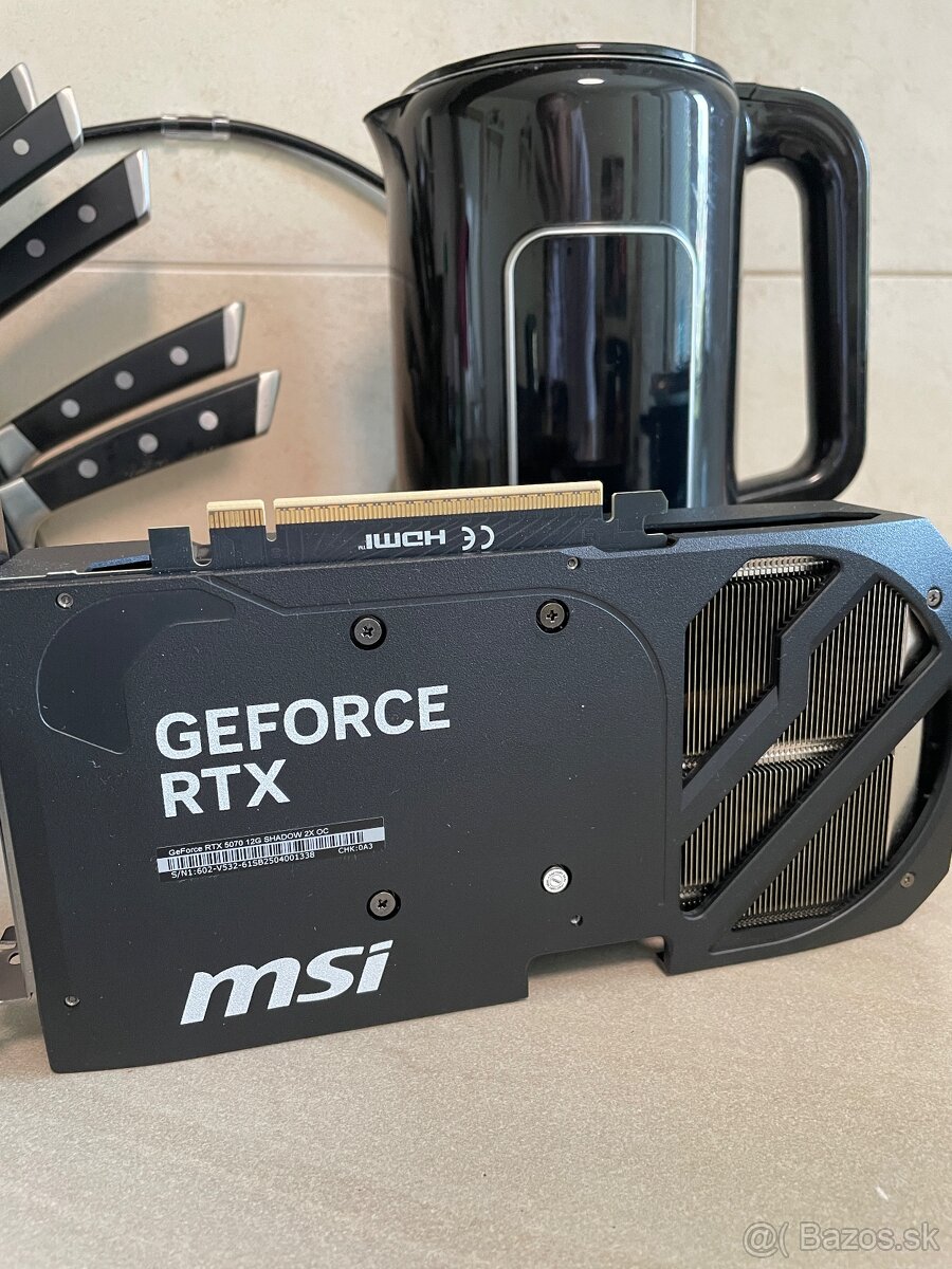 MSI NVIDIA GeForce RTX 5070 12G SHADOW - 4