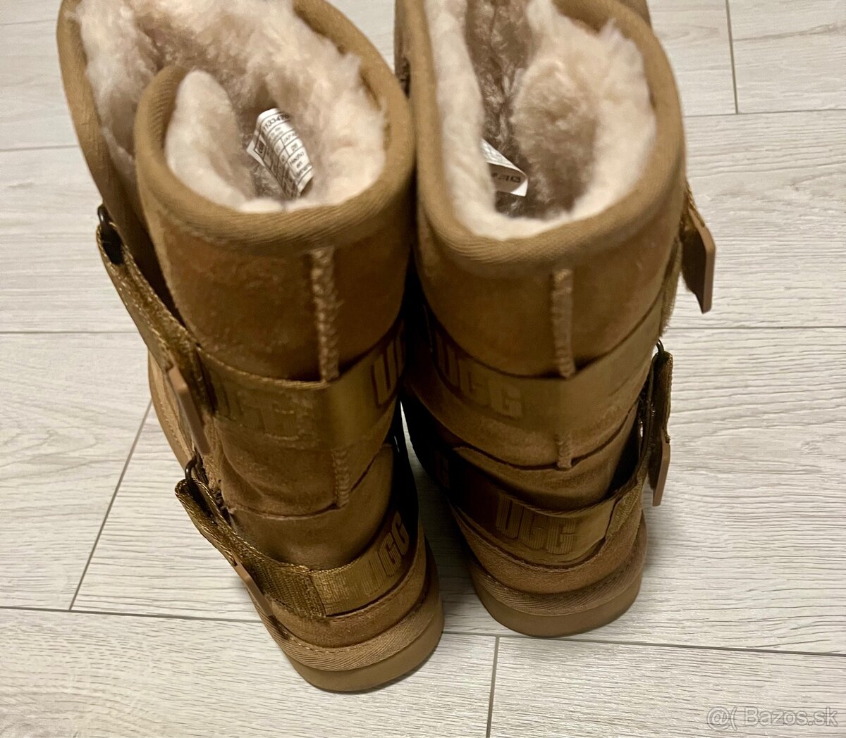 UGG - 4
