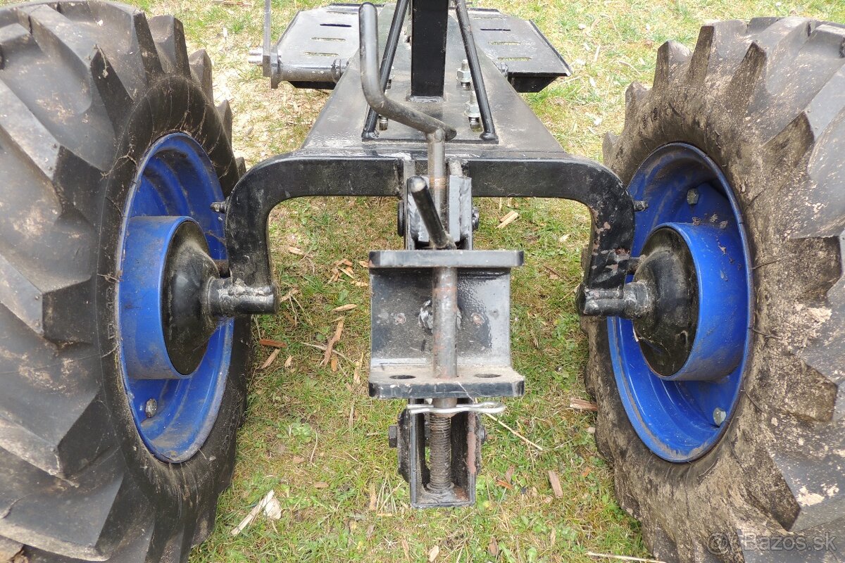 Nosič náradia za malotraktor Tecák - 4