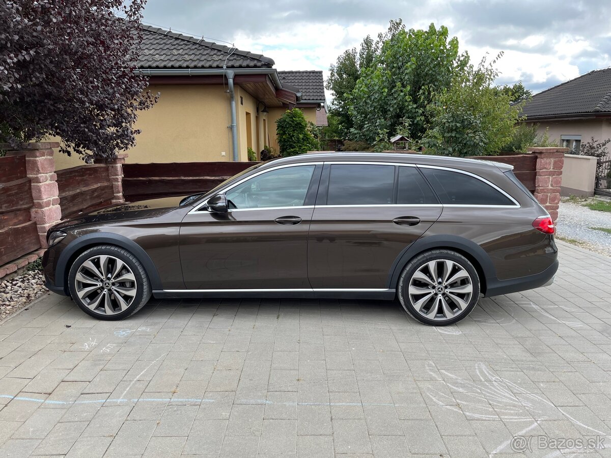 Mercedes Benz E 220 D 4matic All-terrain- 22000,- s DPH - 4