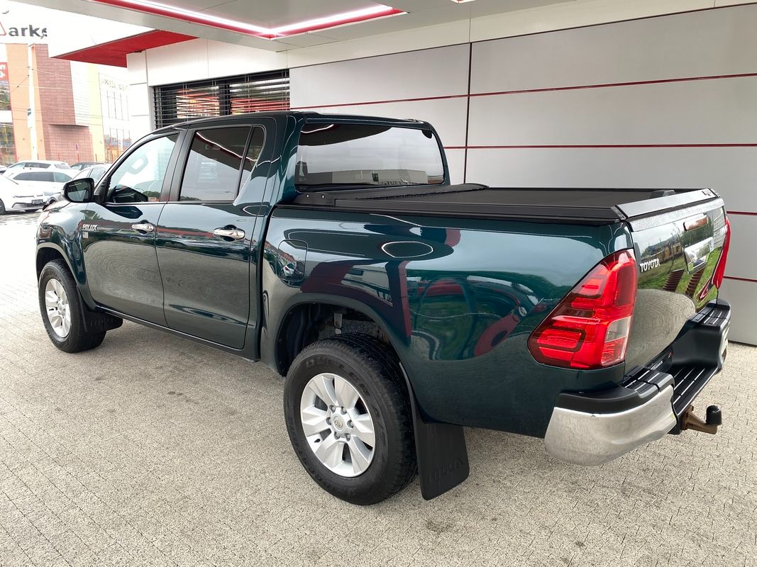 Toyota Hilux DoubleCab 2.4 D-4D A/T 4x4 - 4