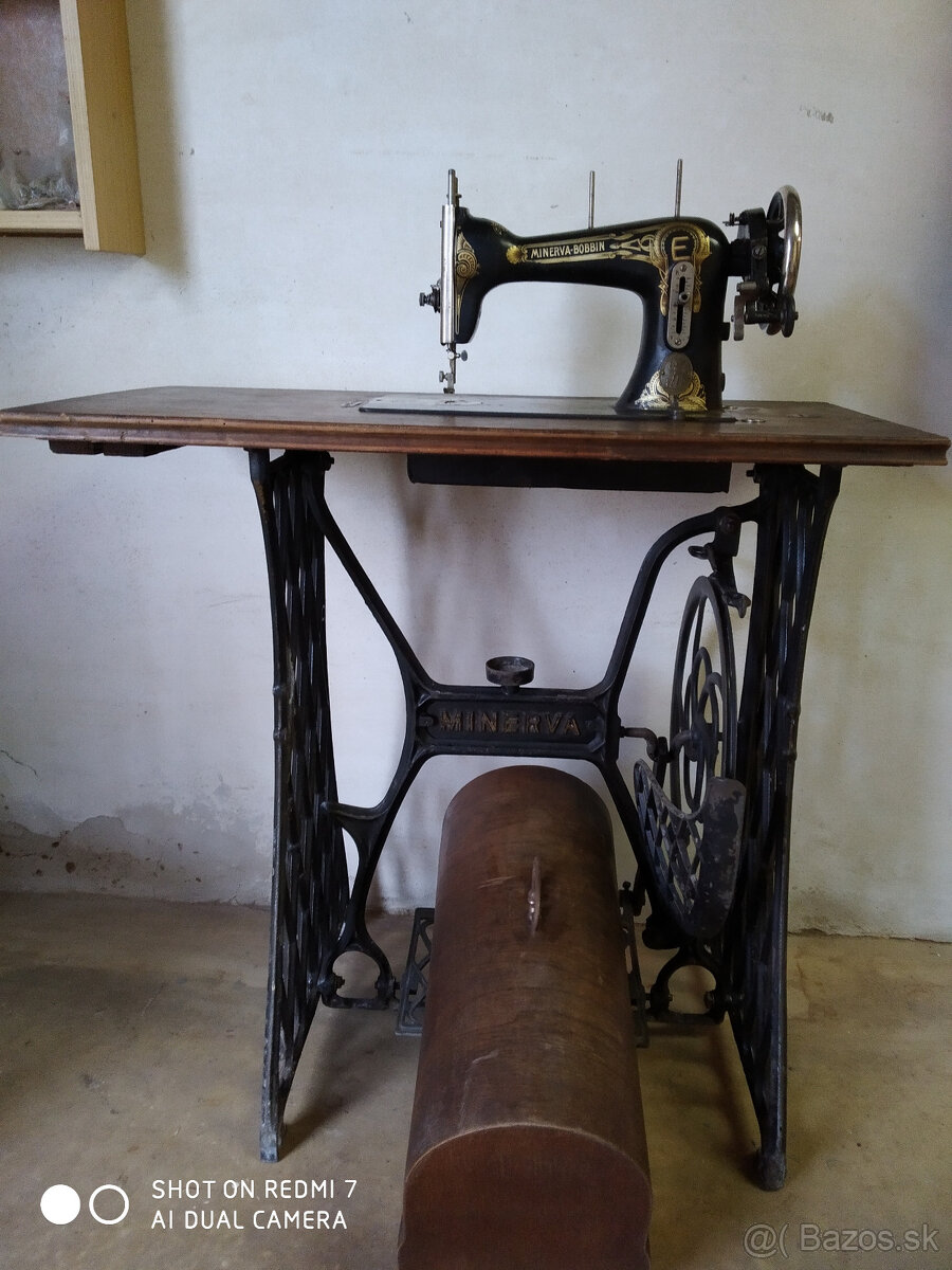 ŠIJACÍ STROJ MINERVA - 4