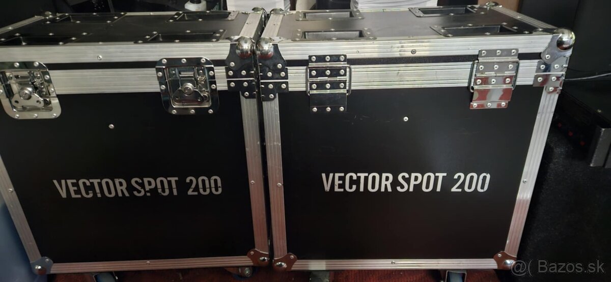 Predám 4x Moving Head 200w LED BSW - 4