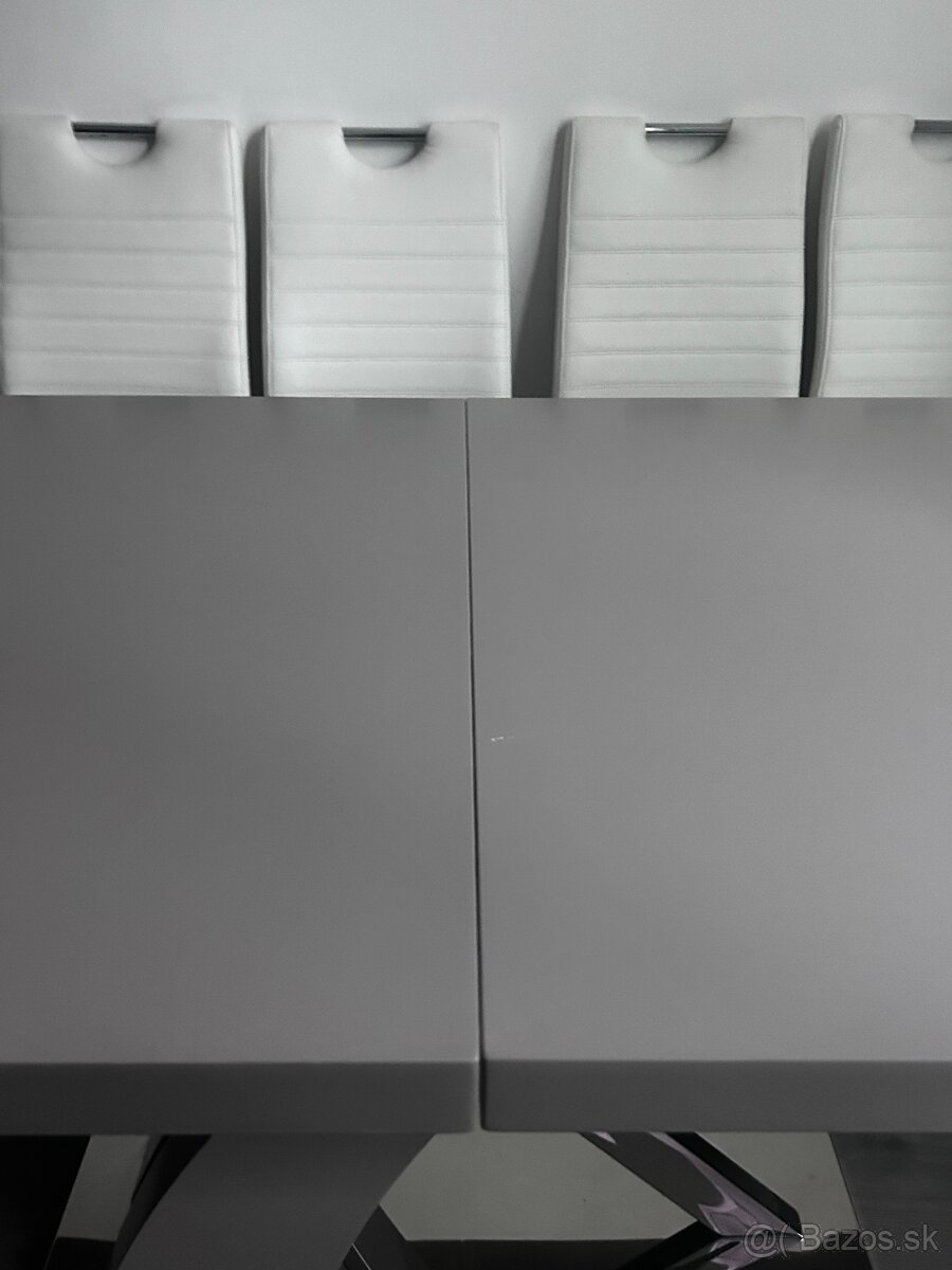 Kuchynsky stol + 4 stolicky - 4