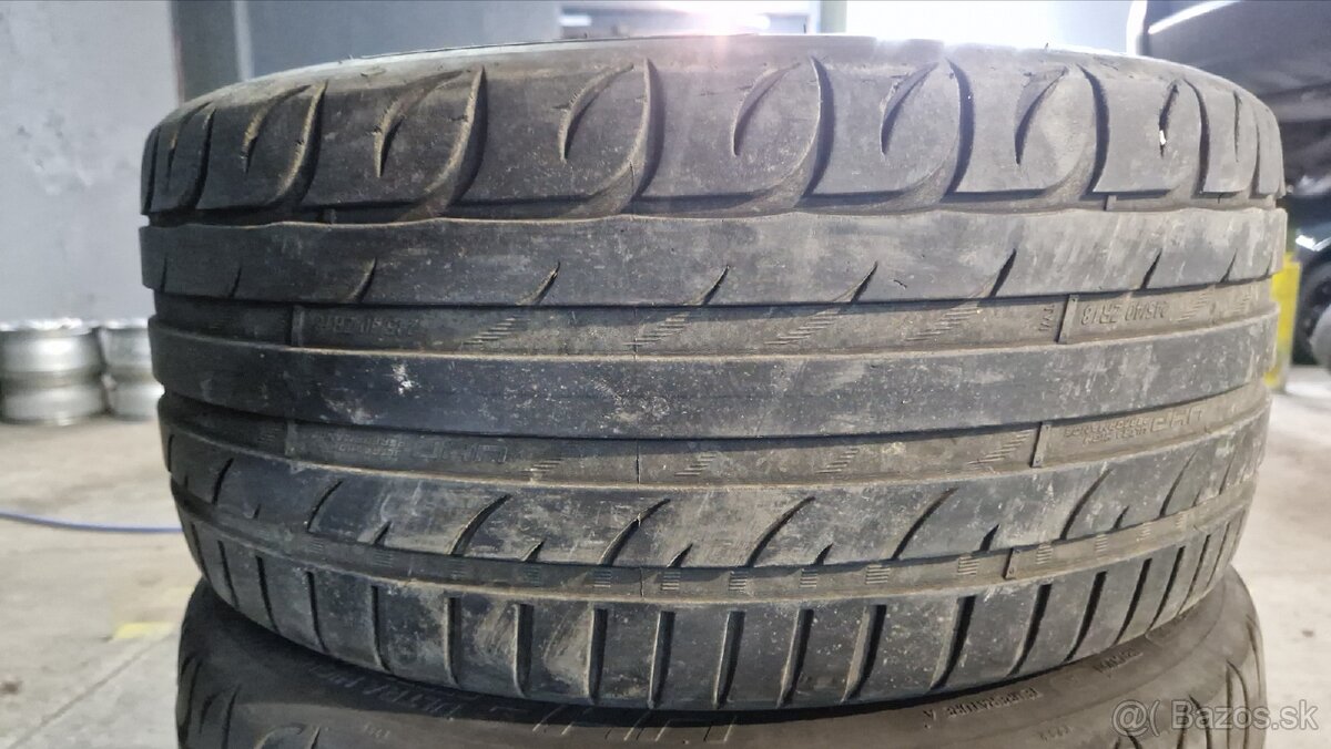 245/40 R18 letné - 4