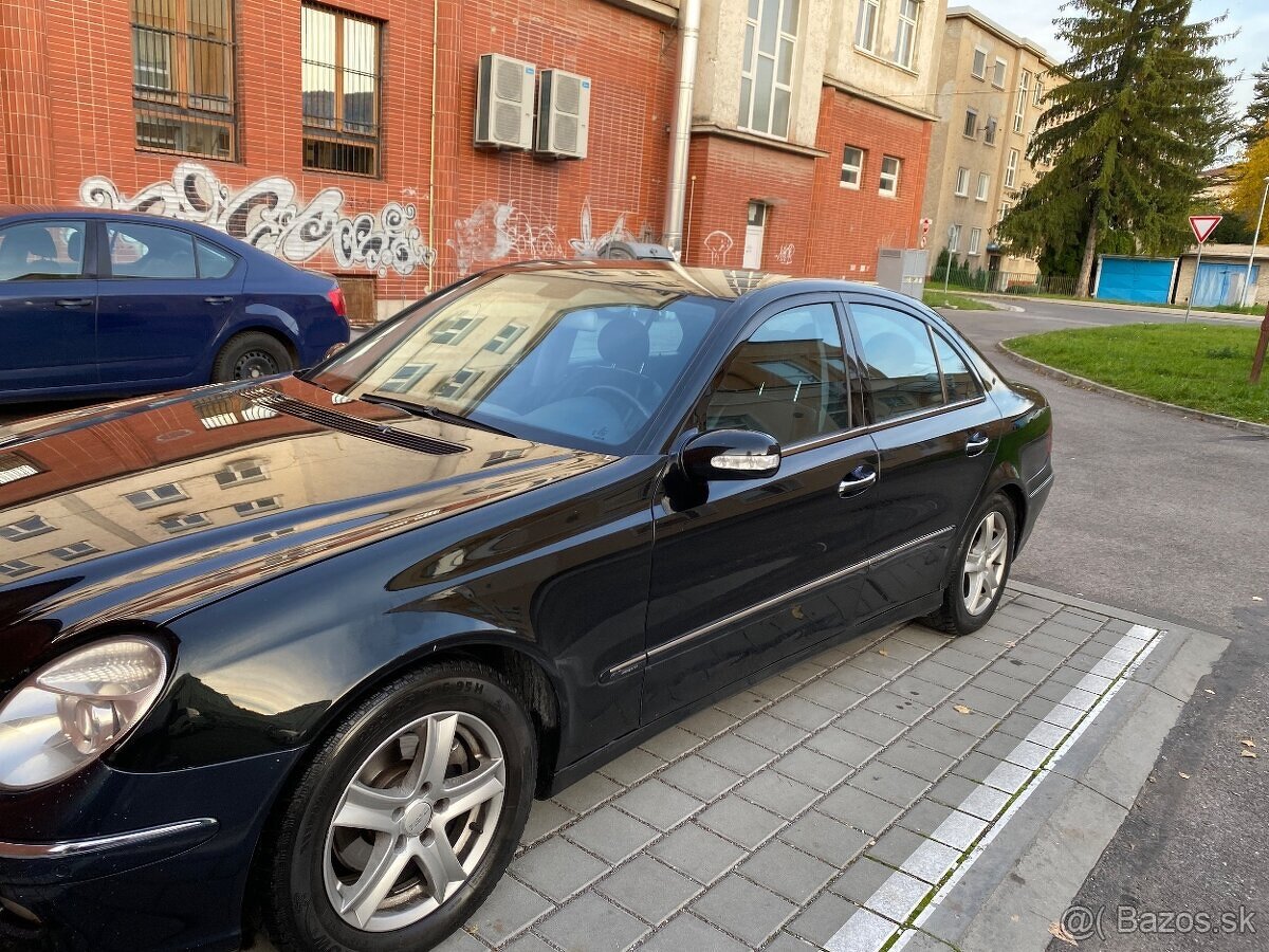 Mercedes-Benz W211 E220 CDI 110Kw Avantgarde - 4