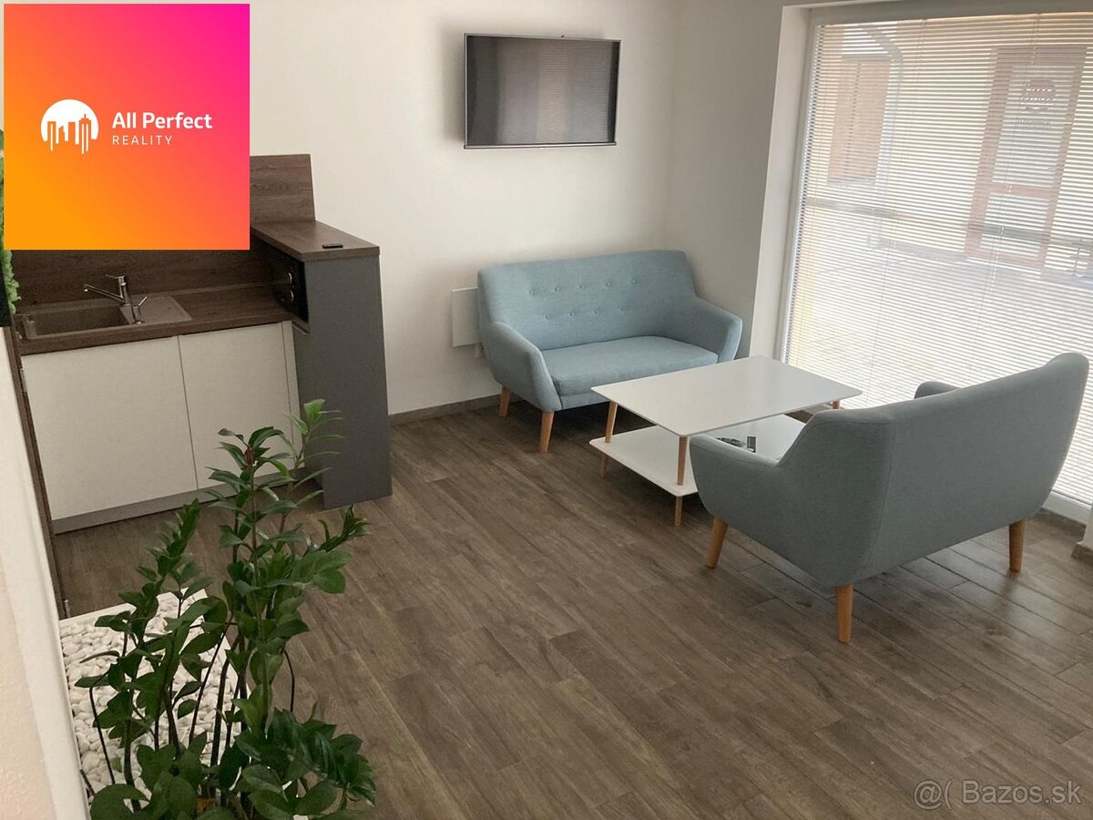 Na prenájom reprezentatívne priestory v centre Trnavy - 4