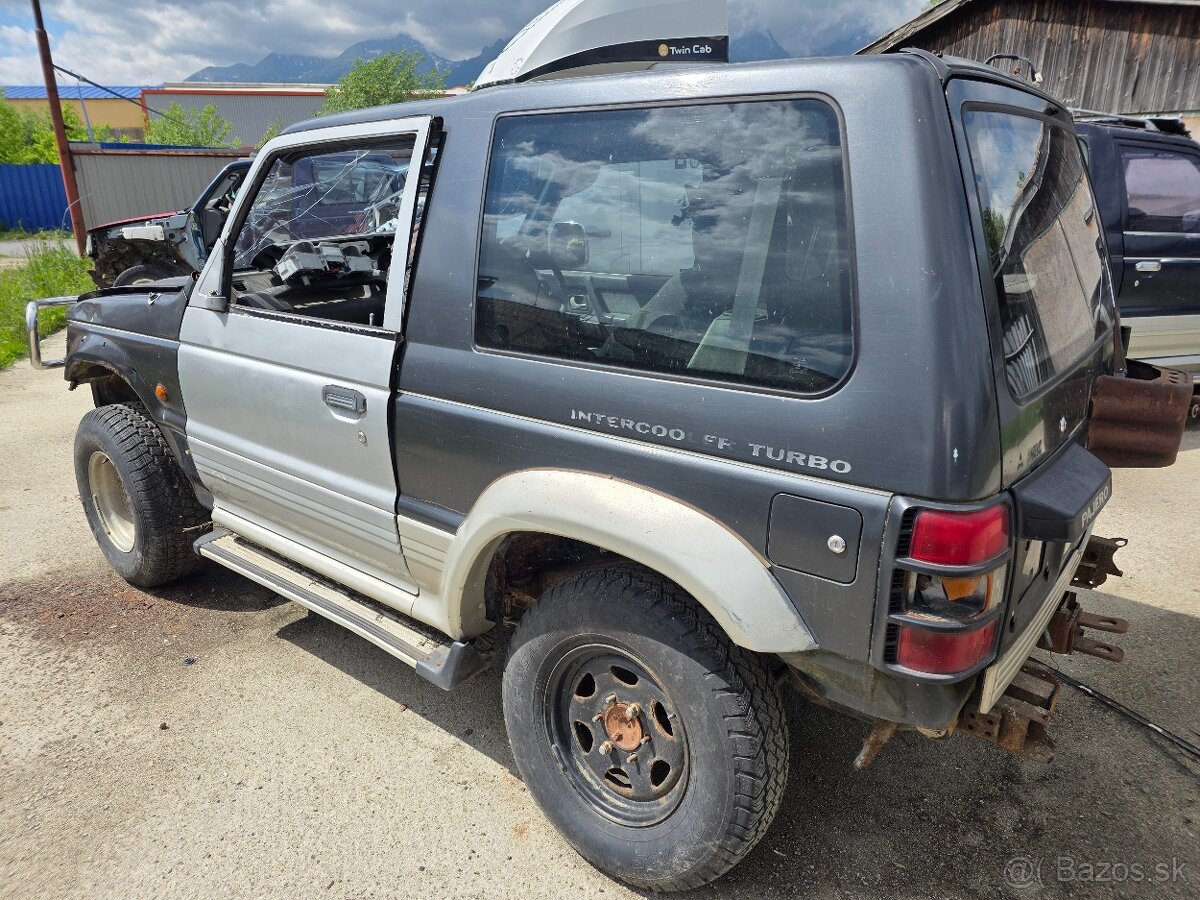 Mitsubishi Pajero 2,5td anglicke - 4