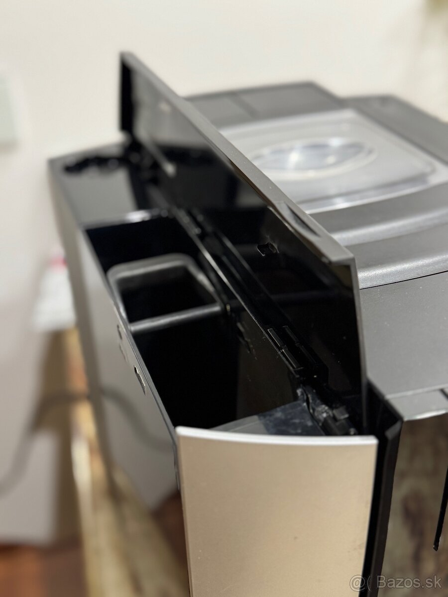 Automatický kávovar JURA E6 - 4