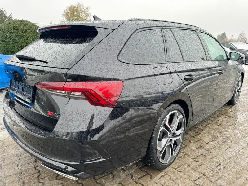 Skoda Octavia 2.0TD RS Plus 4x4 - 4