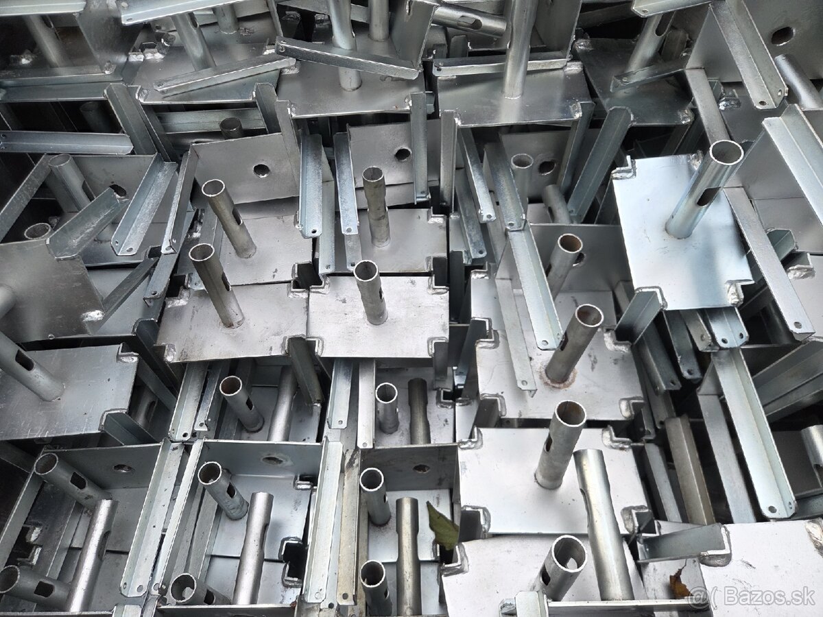 Predám hlavice trojnožky na stavebné stojky - 4