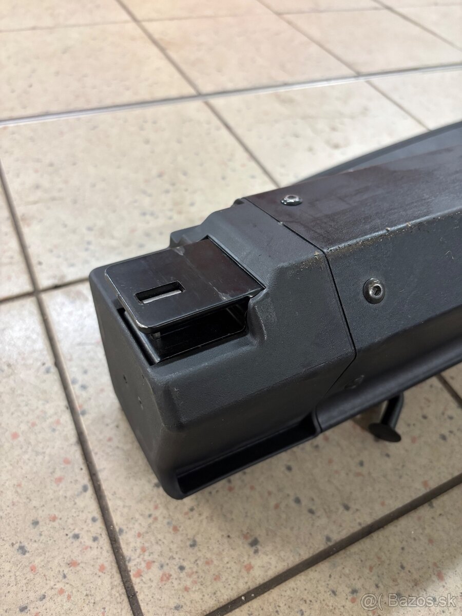 Roleta / plato kufra - Mercedes E Combi - 4