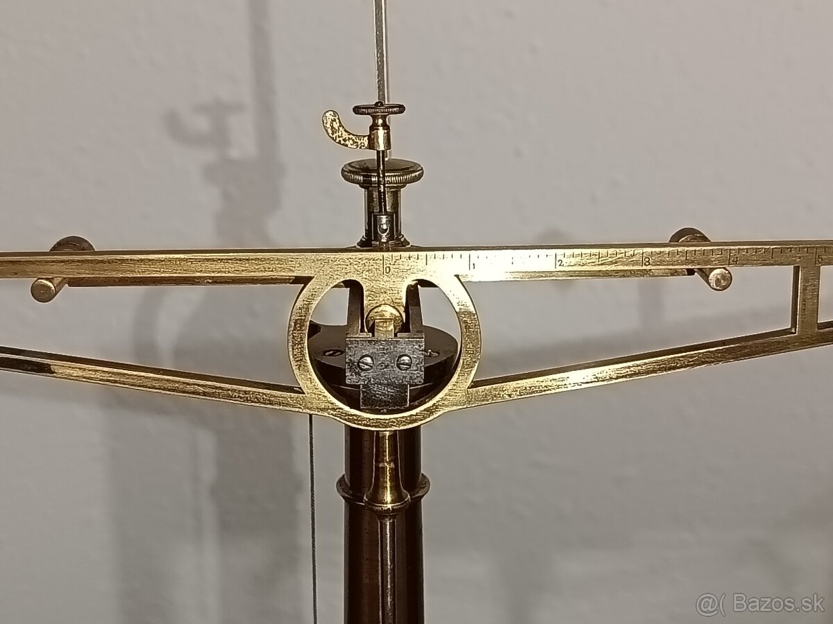 Lekarnicke, laboratorne vahy - 4