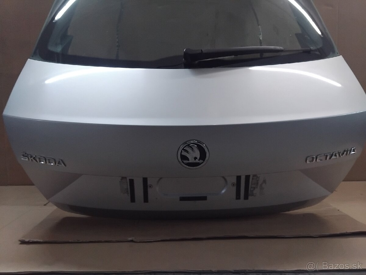 dvere kufra Octavia 3 - LA7W 8E8E - 4