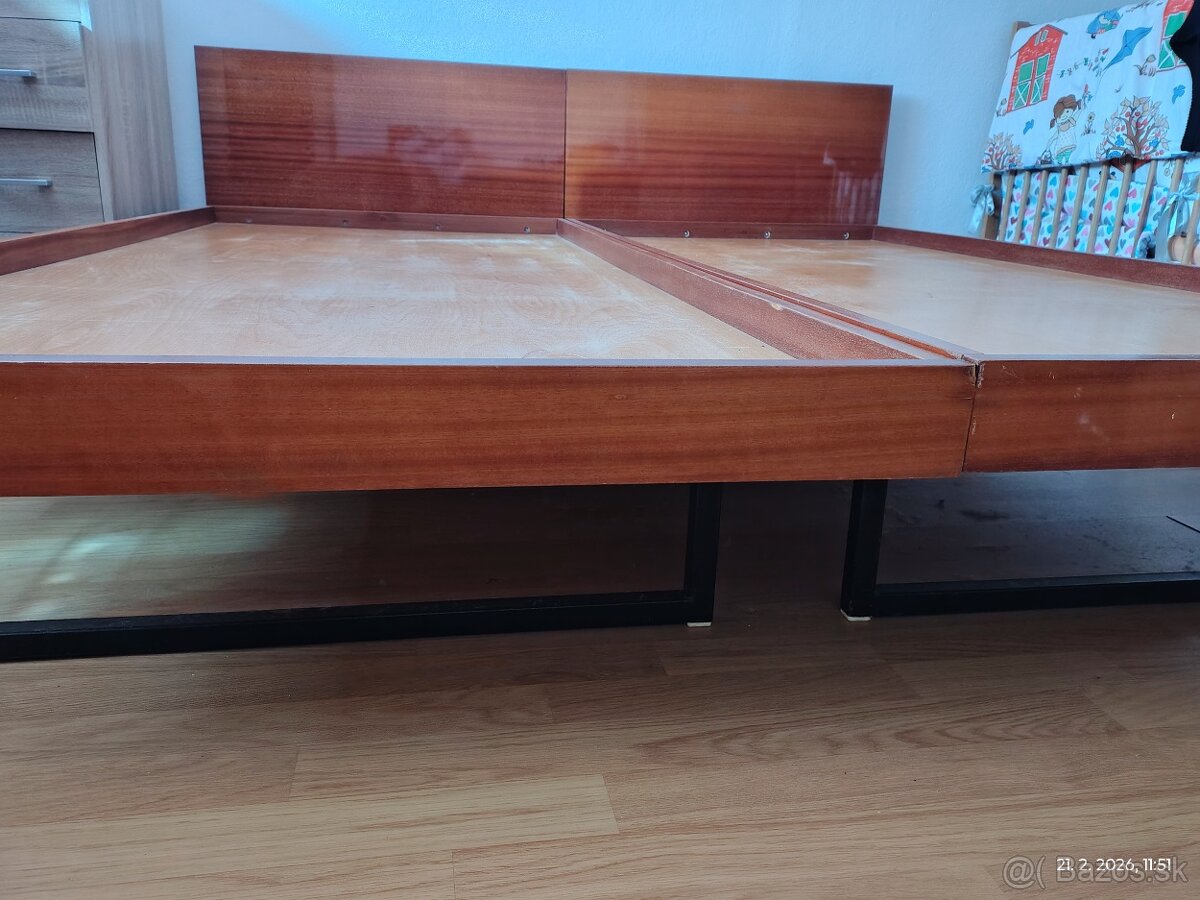 Manželská posteľ - 4