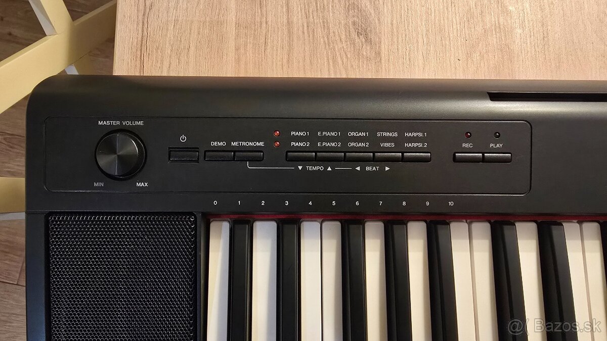 Digitálne piáno Yamaha piaggero NP-12B - 4