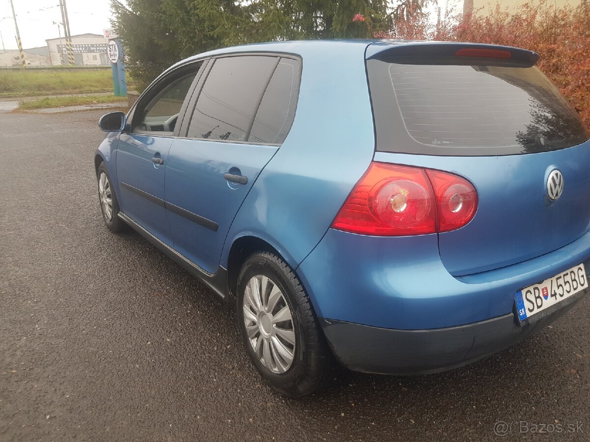 Volkswagen Golf 5 - 4