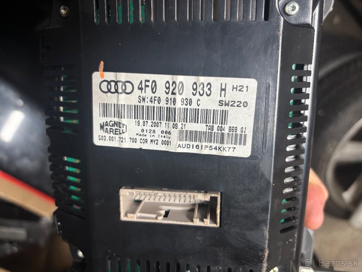 Audi a6c6 budíky benzín - 4