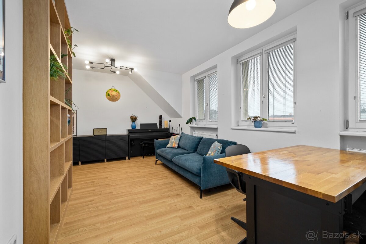 NA PREDAJ- ZAUJÍMAVÝ- 2-IZBOVÝ- MEZANÍN- RUŽINOV- KOŠICKÁ - 4