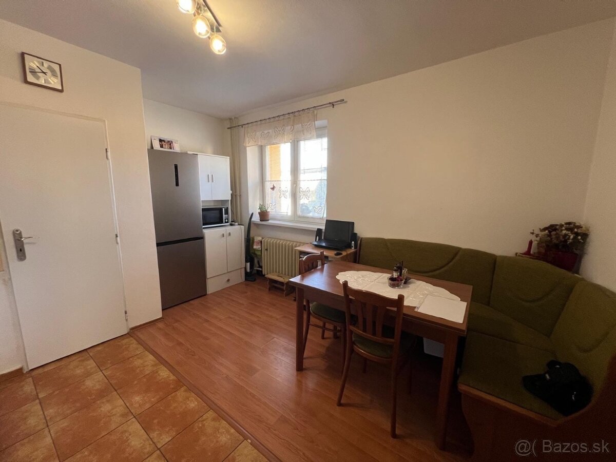 Na predaj 2 izbový byt vo Valaskej,balkón,rekonštrukcia - 4