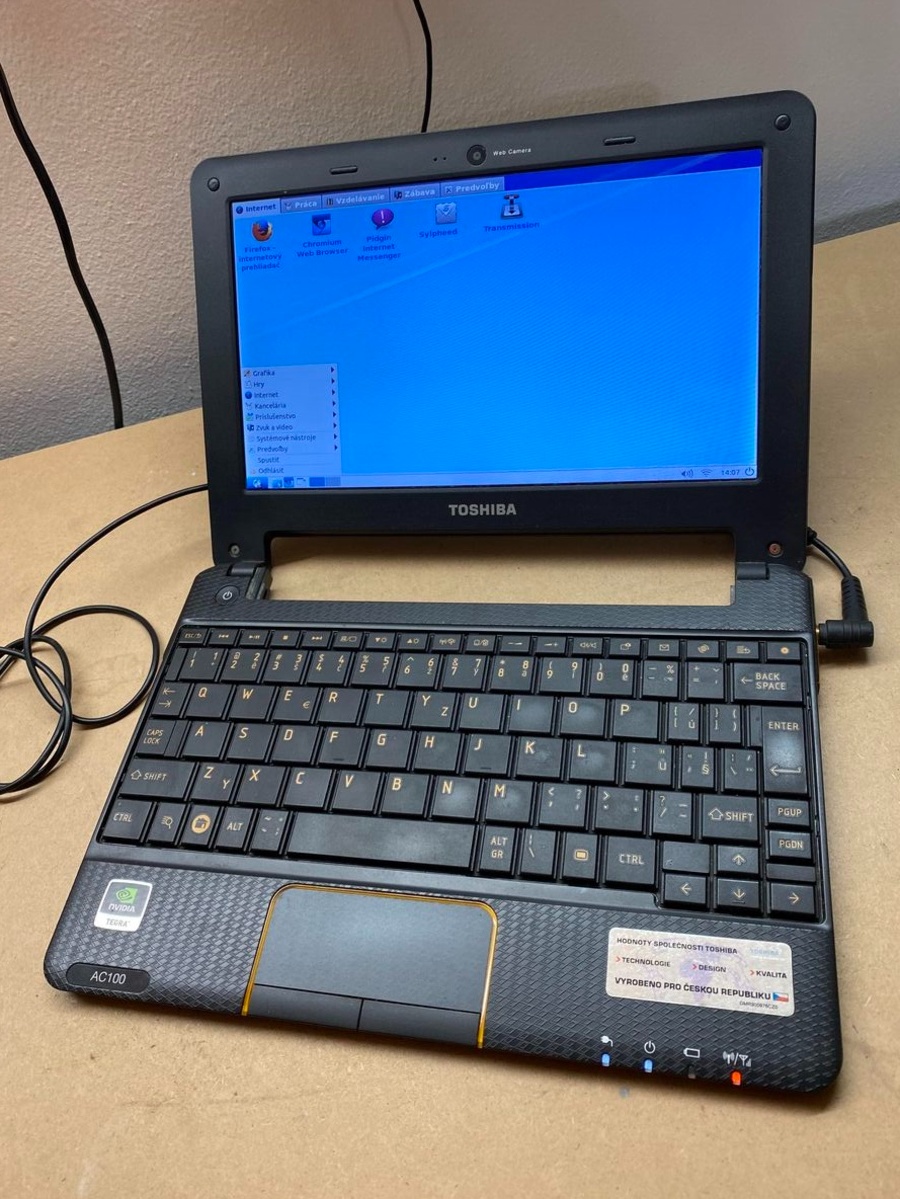 Predám nekompletný notebook TOSHIBA AC100. - 4