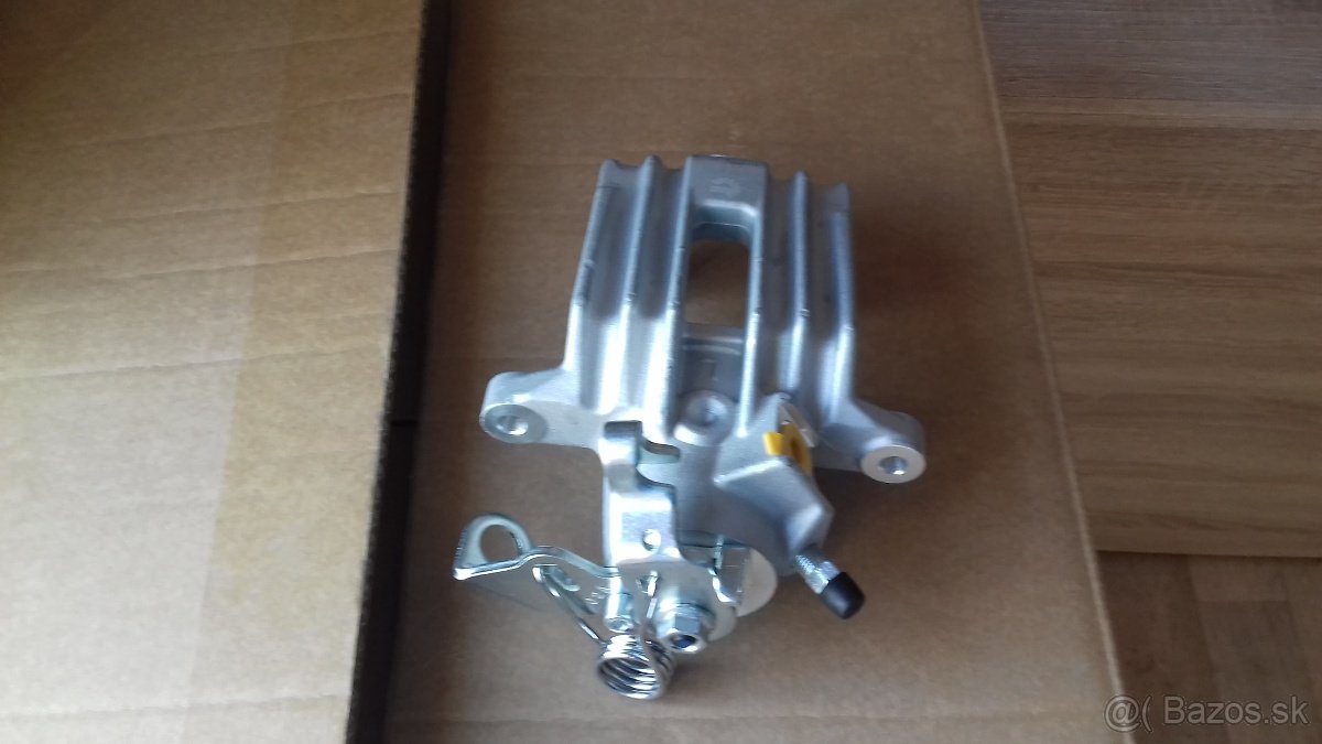 Predám nový zadný strmeň Octavia I., GOLF IV. - 4