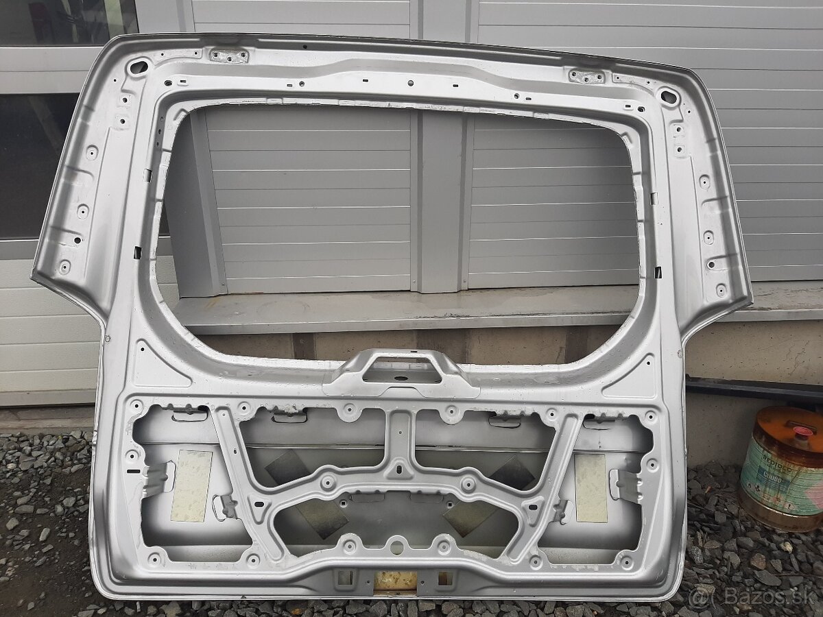 Piate dvete Mercedes V447 - 4