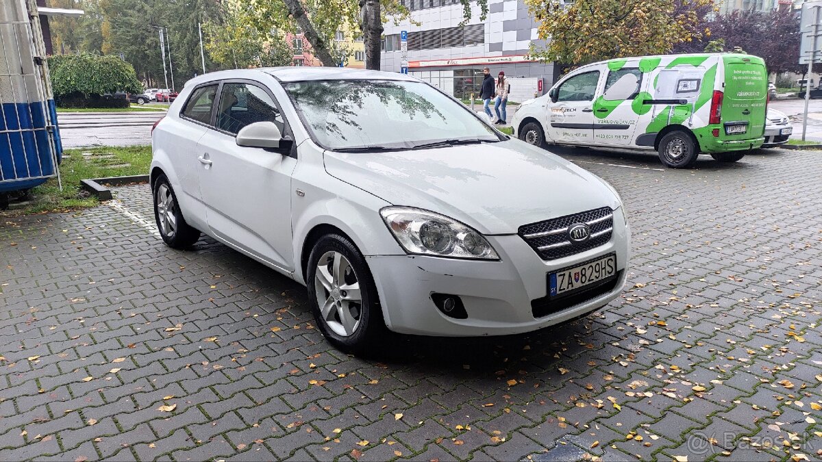 KIA CEED 1,4L 2009 - 4