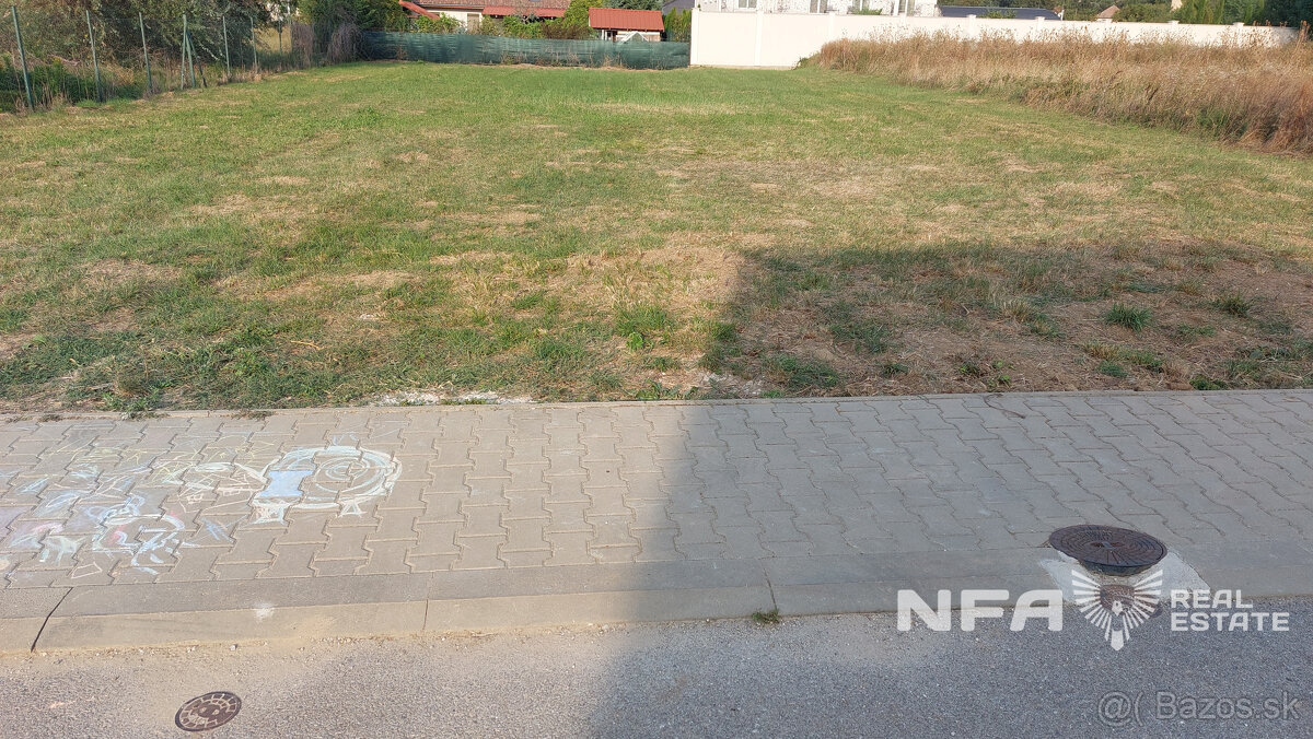 Stavebný pozemok s projektom domu - 4