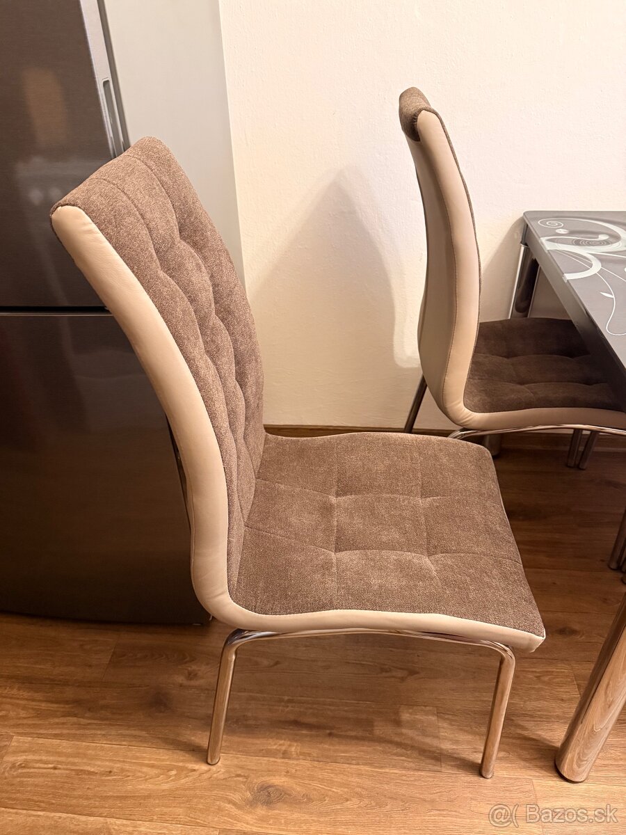 Kuchynský stôl so 4 stoličkami - 4