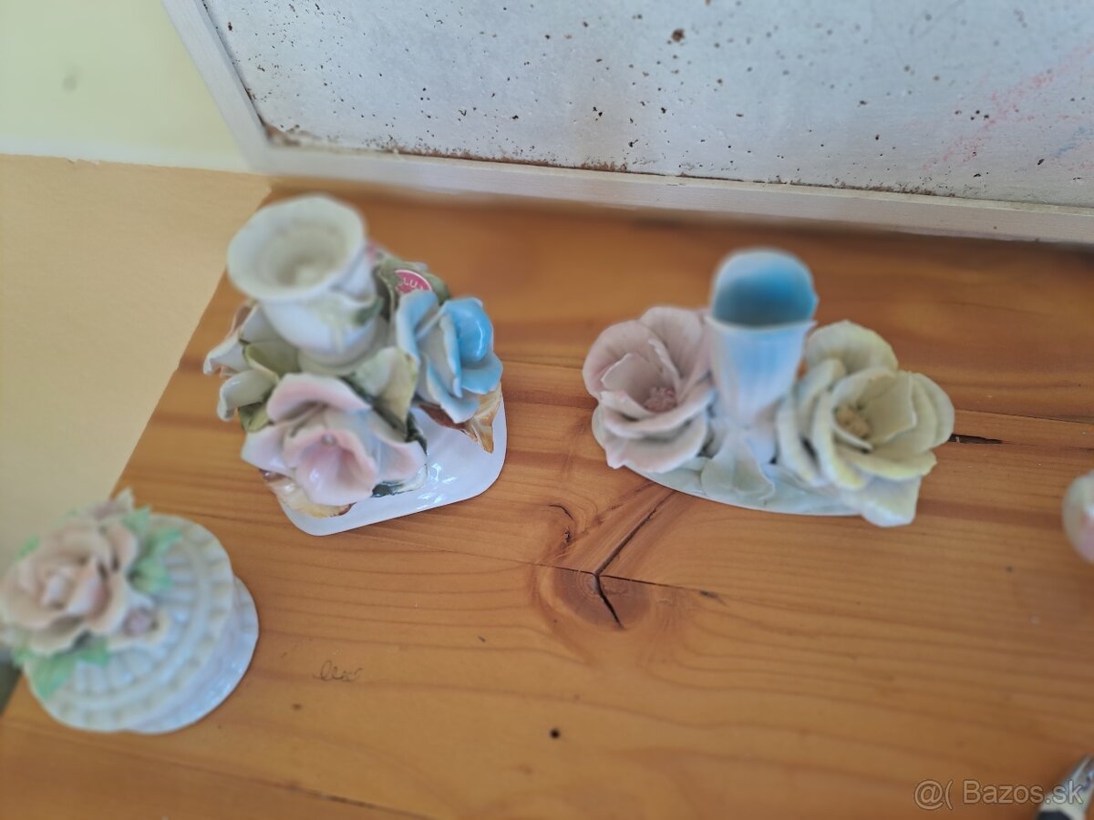 Porcelánové svietniky, dózička. - 4
