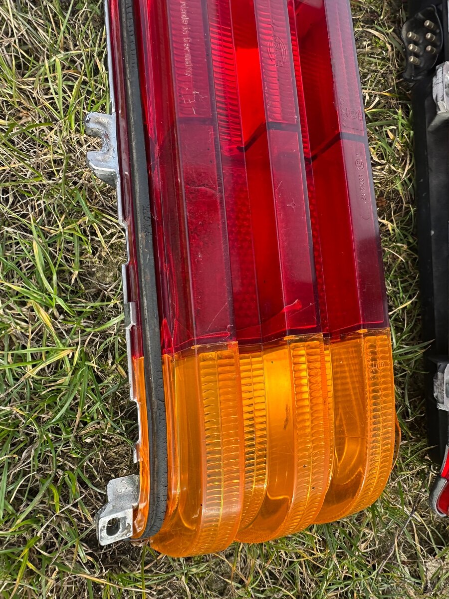 Mercedes W123 svetla - 4