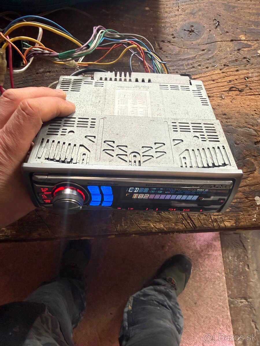 Alpine CDE-9881RB - 4