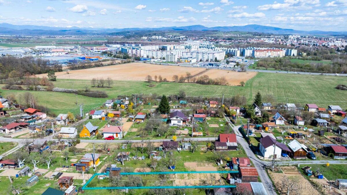 Chatka so záhradou v Záhradkárskej osade Zvolen pod Strážou - 4