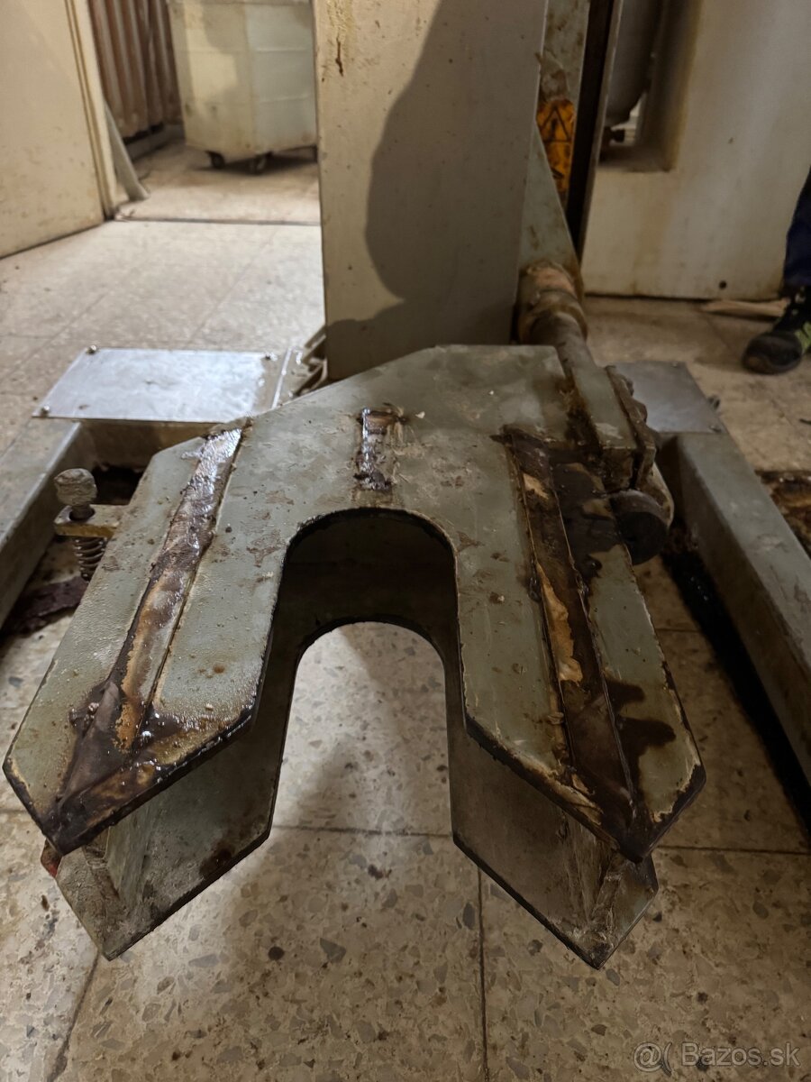 PŘEKLÁPĚČ DÍŽÍ SLOUPOVÝ - 4