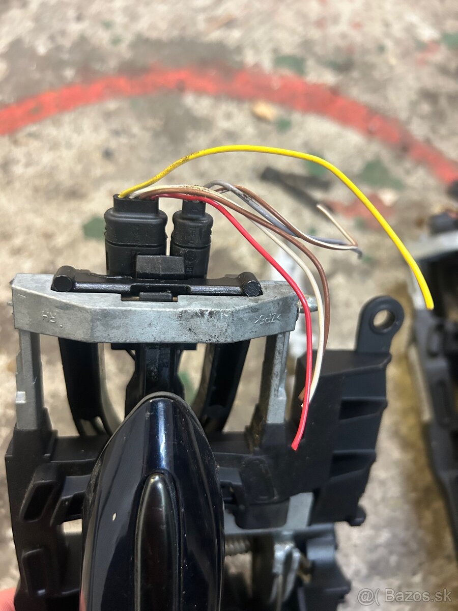 Soft close BMW f10 - 4