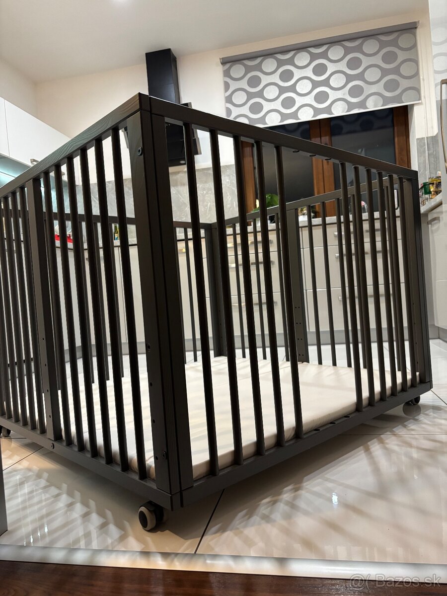 Drevená ohradka na kolieskach - 4