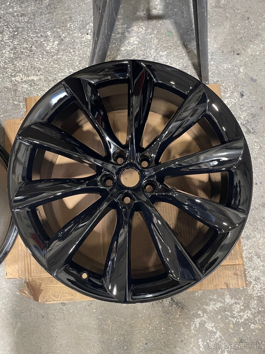 Tesla model X 22’ disky original - 4
