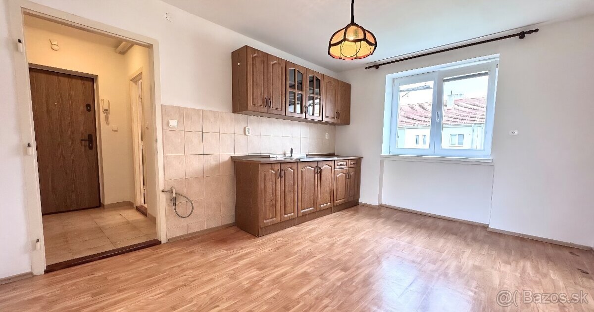 Na predaj 2izbový byt Hlohovec ulica R.Dilonga - 4