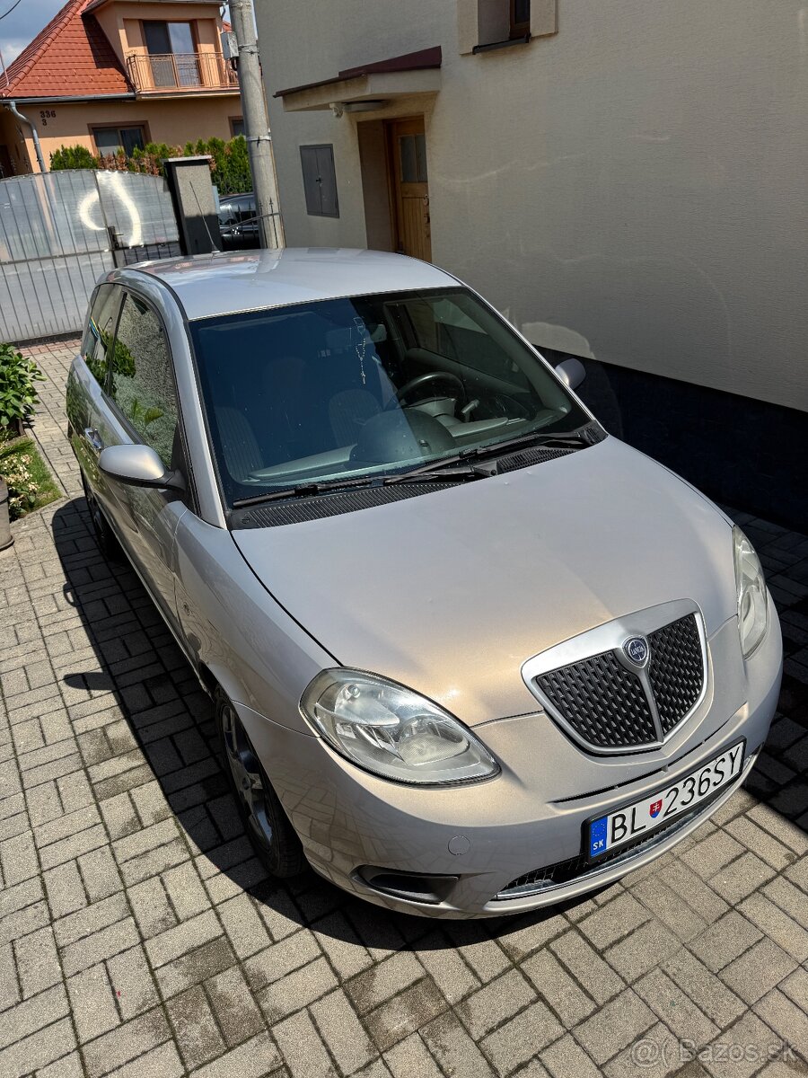 Lancia Y 1.2i R.V.2010 - 4