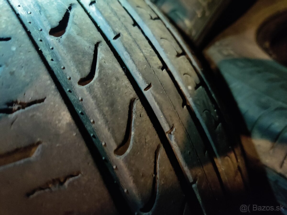 Predam letne 215/65R15 - 4