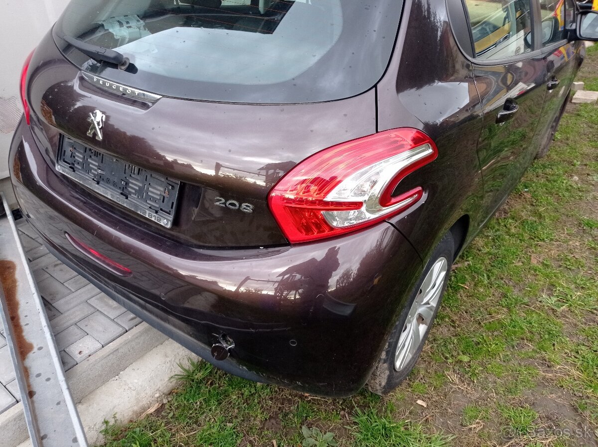Peugeot 208 - 4