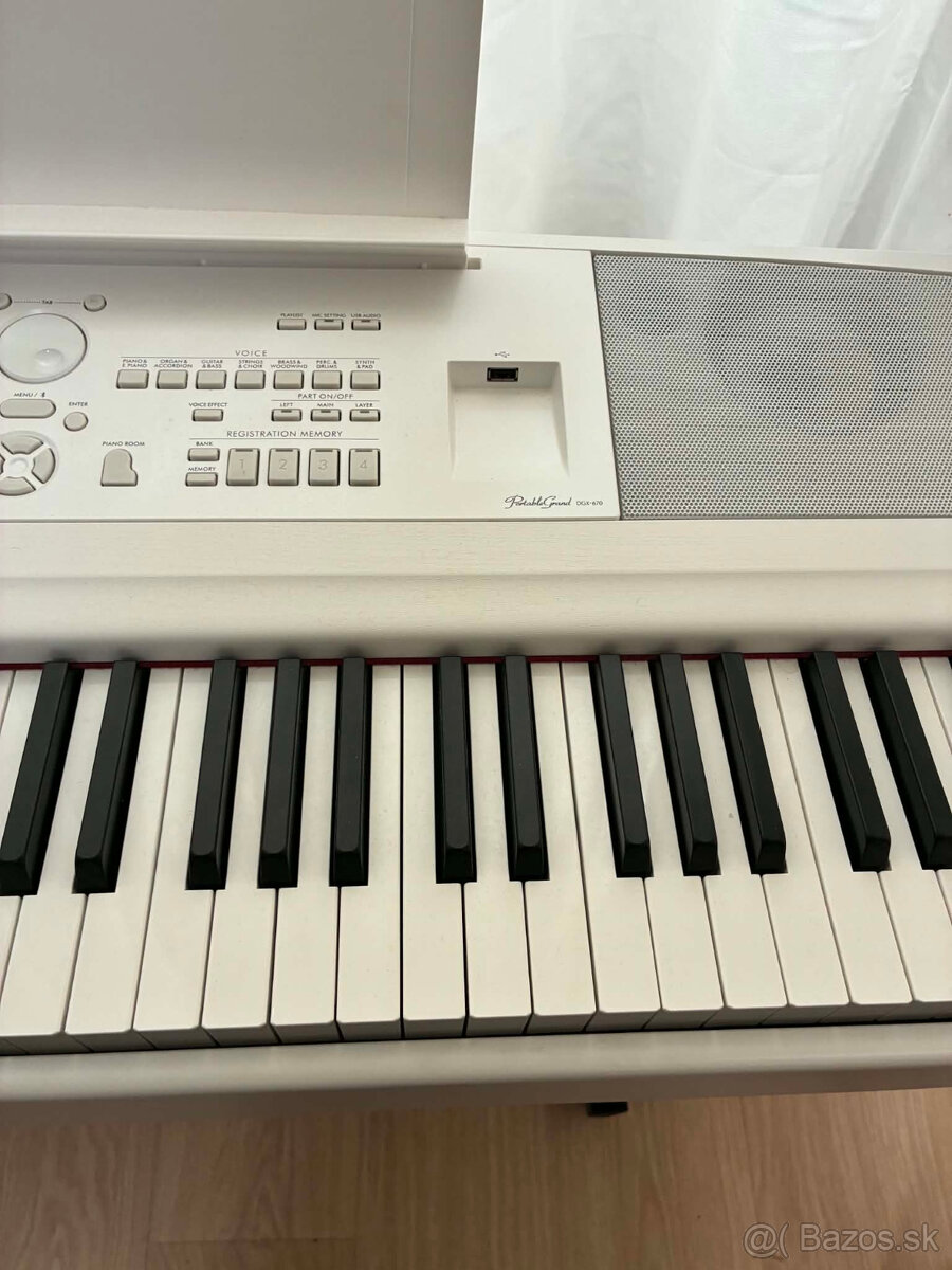 Yamaha DGX 670 - 4