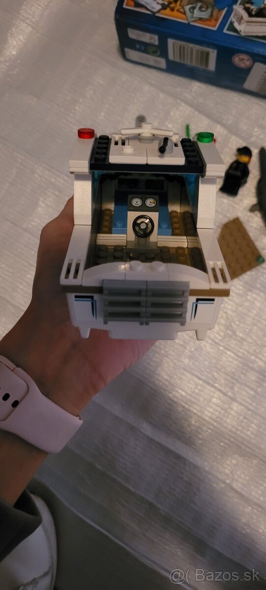 Lego 60221 - 4