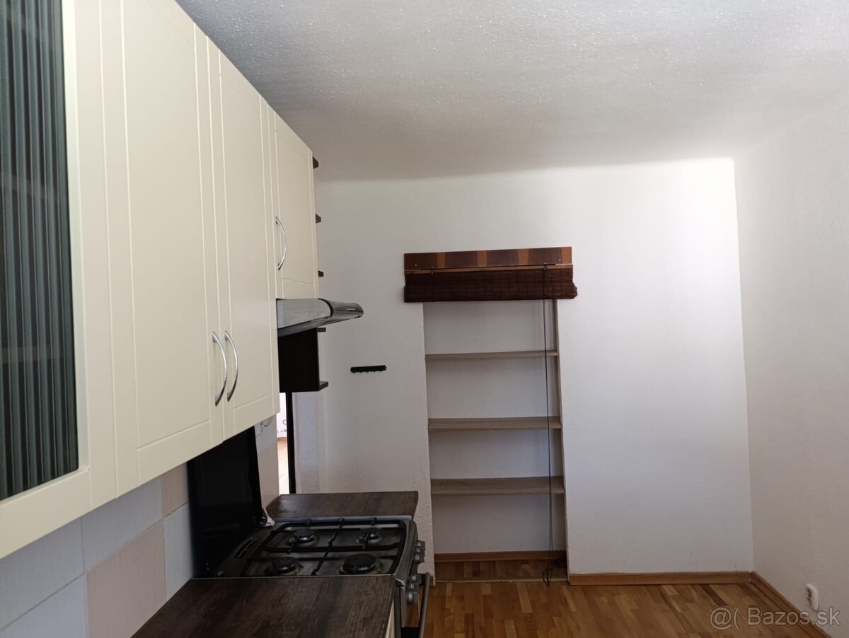 Predaj 3 izbového bytu v centre mesta - 4
