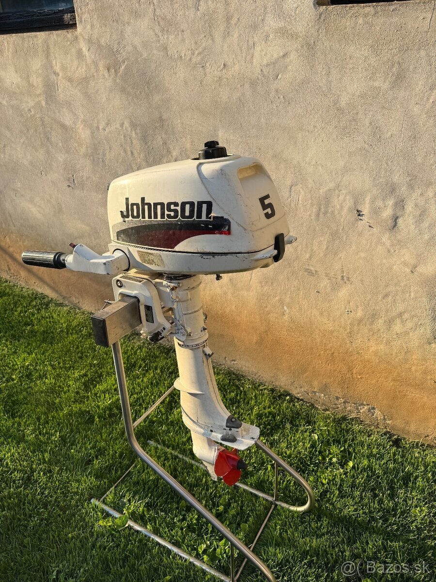 LODNÝ MOTOR JOHNSON 5 2T - 4