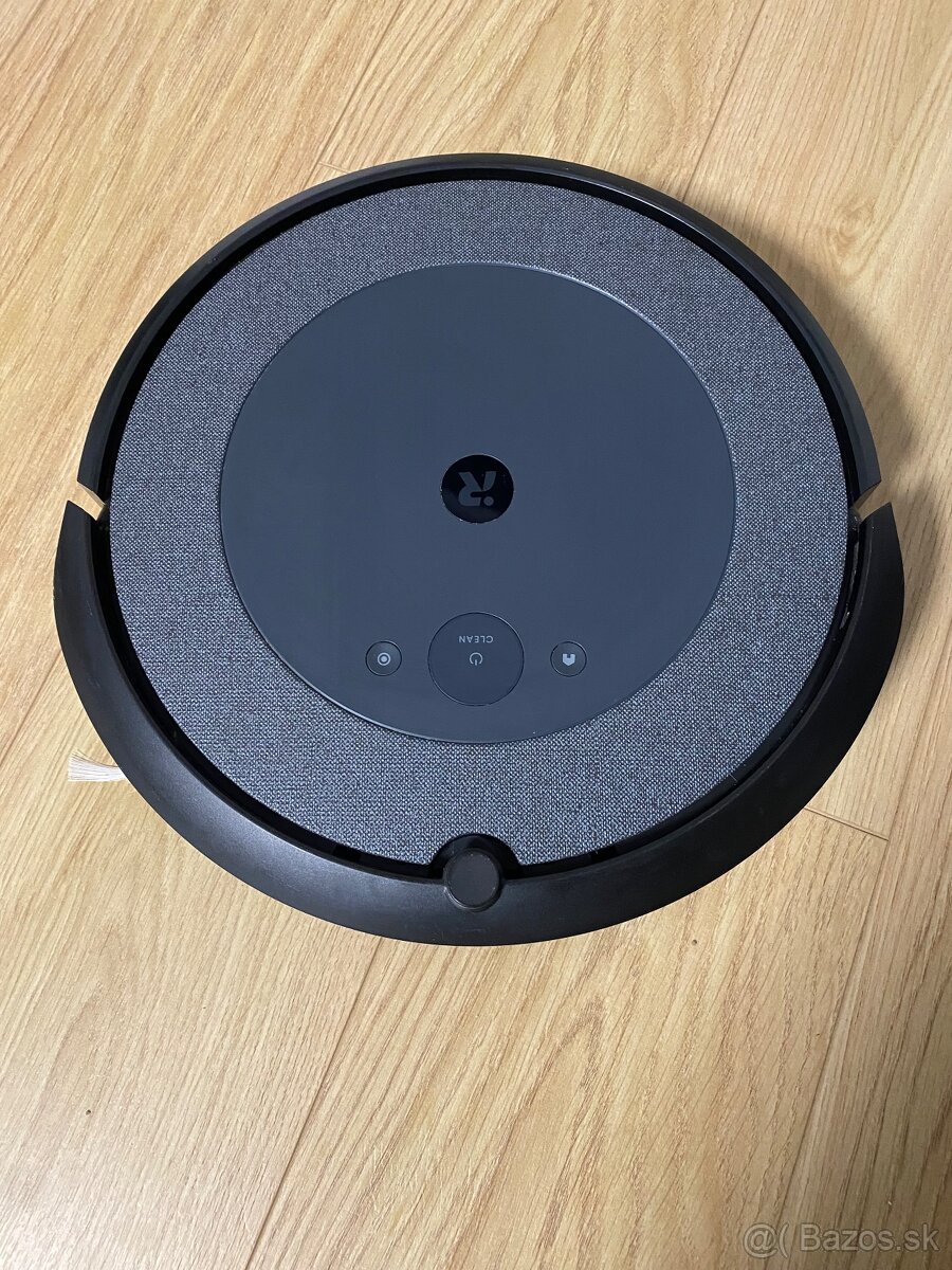 Roomba i3+ s automatickou vyprazdnovacou stanicou Clean Base - 4