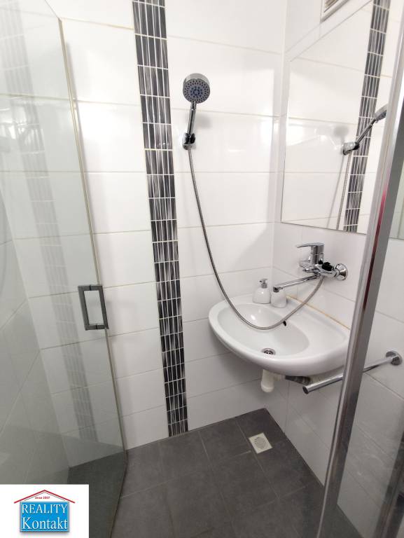 Na prenájom 1-izbový byt v Nových Zámkoch - 4