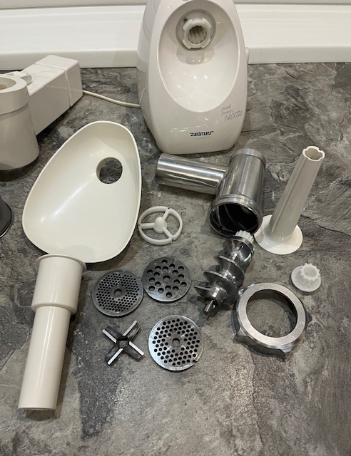 Zelmer 886.84 Mlynček na mäso a strúhač - 4